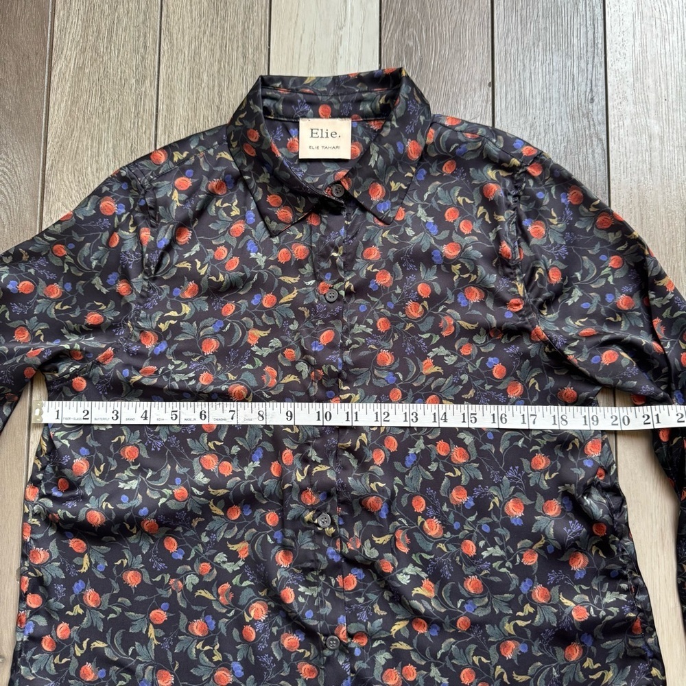 Elie Tahari Women’s Shirt Black Floral Satin Button Up Blouse | Size: Small - Picture 2 of 7